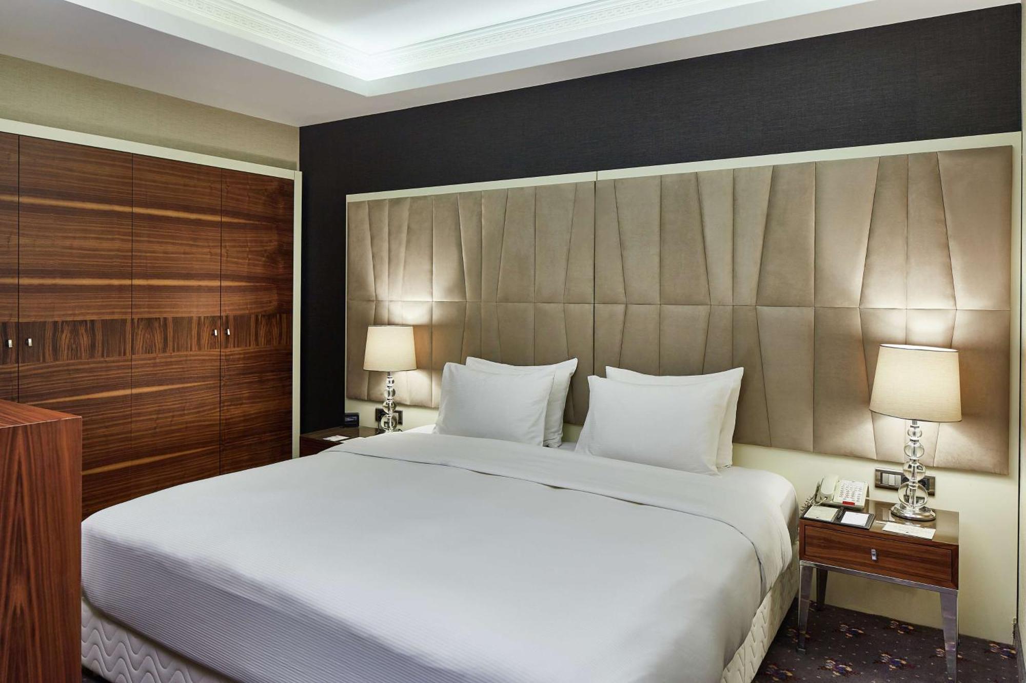 Doubletree By Hilton Izmir - Alsancak Hotel Ngoại thất bức ảnh