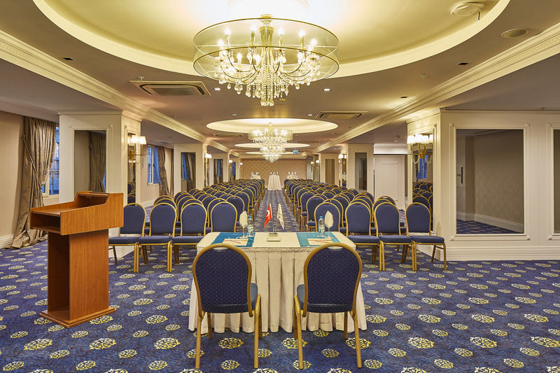 Doubletree By Hilton Izmir - Alsancak Hotel Ngoại thất bức ảnh