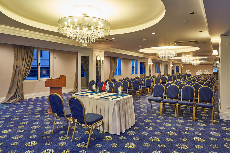 Doubletree By Hilton Izmir - Alsancak Hotel Ngoại thất bức ảnh
