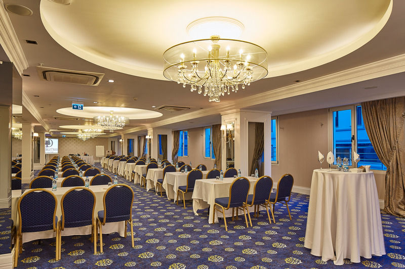 Doubletree By Hilton Izmir - Alsancak Hotel Ngoại thất bức ảnh